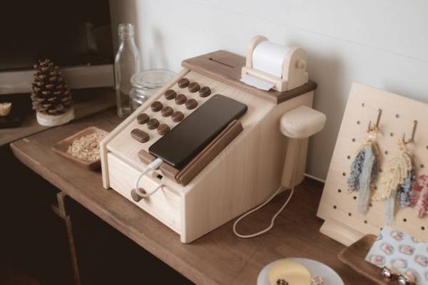 家具・玩具ブランド「IKONIH(アイコニー)」はクリスマスシーズン～お正月に向けてサステナブルなひのきのおもちゃの販売強化を実施！