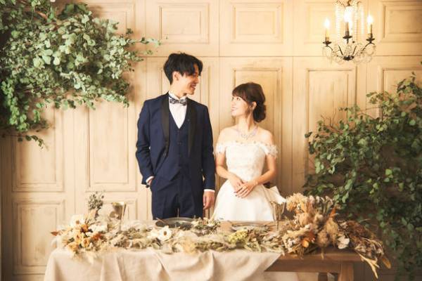 2万本以上のお花に包まれた空間でのチャペルフォト　12月6日新スタジオオープン