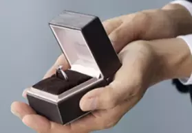 デザインはふたりで選べる理想の『ダイヤモンドプロポーズ』～最上級の輝きが彩るクリスマス～