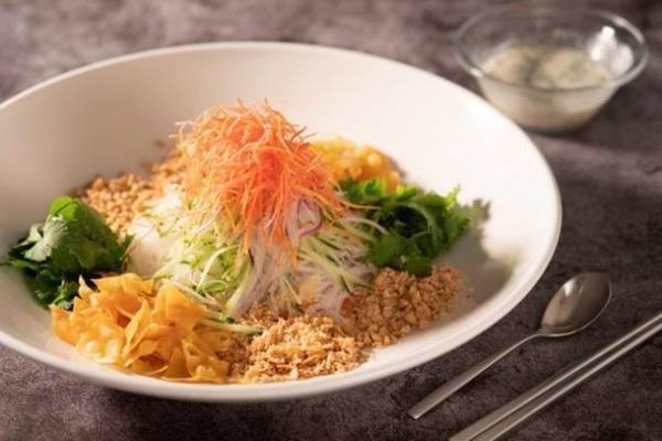 慶應義塾ミュージアム・コモンズ(港区)や『ちはやふる』(末次由紀／講談社)と連携したミニミュージアム「Happy New Year TAKESHIBA！日本のお正月」展を開催！