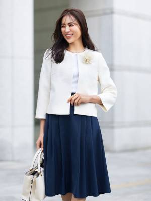 笹川友里さんが着こなす、プラステの“春のセレモニー”。卒入園からオフィスカジュアルまで着回せる多彩なスタイルを12月16日(金)から公式オンラインストアで公開。