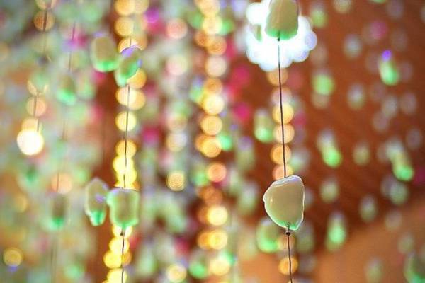 困難と言われた廃プラから蓄光プラを製造する新技術を開発！～KITTE名古屋で展示中“暗がりのクリスマスツリー”にて採用。クリスマスツリーのかけらとして一般販売開始～