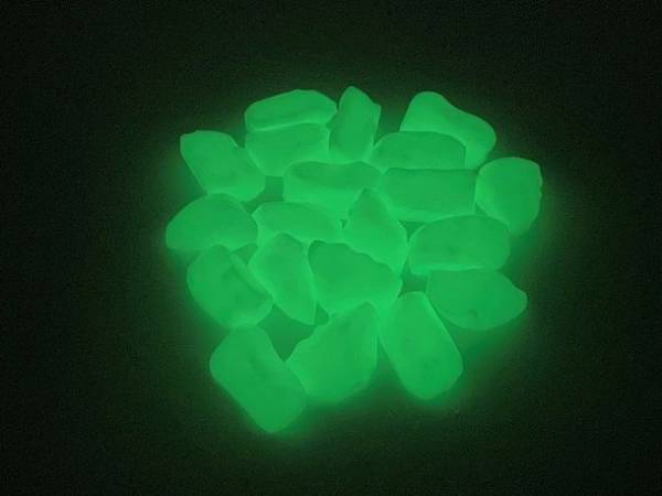 困難と言われた廃プラから蓄光プラを製造する新技術を開発！～KITTE名古屋で展示中“暗がりのクリスマスツリー”にて採用。クリスマスツリーのかけらとして一般販売開始～