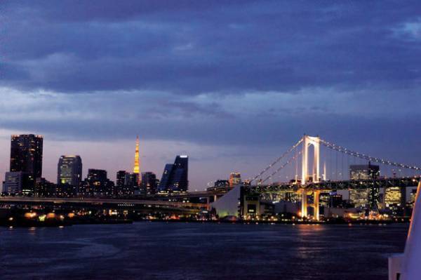 東京湾で新年の幕開けを船上で迎える「カウトンダウンクルーズ」2022年12月31日(土)に運航！2種類のパーティープランをご用意