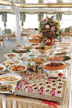 レストラン船でゆく新年初のクルーズ！船上から堪能する「宝船 初日の出クルーズ」を2023年1月1日(日・祝)に運航　日の出桟橋から出航