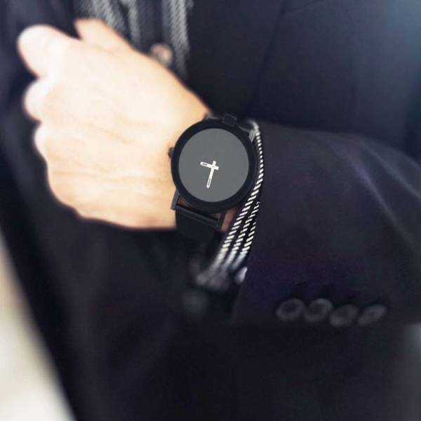 “反射率0.6％”限りなく黒に近い漆黒の腕時計「Blackest4」　Makuakeにて1月30日(月)まで先行予約販売を実施