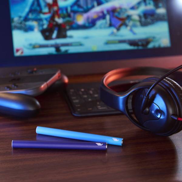 コンビニで買える！吸うエナジードリンク「EAGLE ENERGY」新デバイスが12月末より順次店頭販売開始！