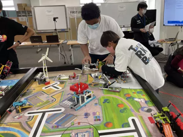 世界最大規模のロボット競技会FIRST LEGO League九州大会　DIC学園Kicks×crefusのチームが1位～3位を獲得！