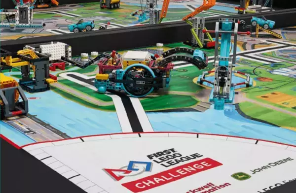 世界最大規模のロボット競技会FIRST LEGO League九州大会　DIC学園Kicks×crefusのチームが1位～3位を獲得！