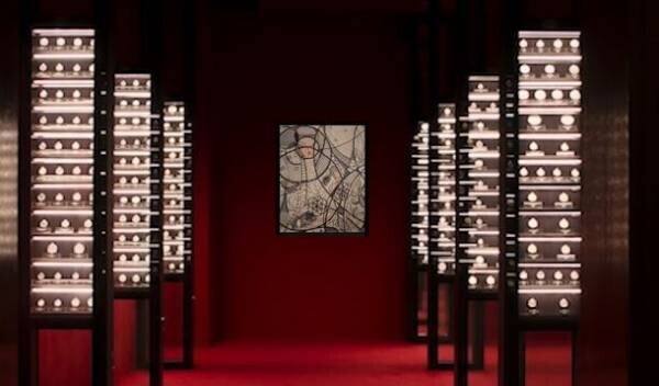 フランス・サロンドートンヌ入選画家、五島(ゴトウ)アサミが創案した『幾何学刺繍＋墨アート』作品の日本初展覧が決定