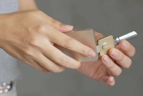 工業デザイナー×創業84年の町工場のコラボ　ジュラルミン削り出し加工のキーケース「DURA-KEY」が1月5日よりCAMPFIREにて予約販売開始