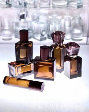 世界に一つだけのカスタマイズフレグランスに人気の新色ボトル「スタールージュ」が登場！