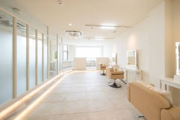 北谷美浜・海の見えるヘアサロン「PARFUM　Resort＆spa」11月11日から沖縄県内3局でTVCM放映がスタート