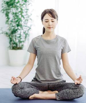 遠赤外線のチカラで体を温め、体の動きを快適にする木製アクセサリー「JUST TOUCH」を販売開始！どんな装いにもフィットするシンプルなデザイン