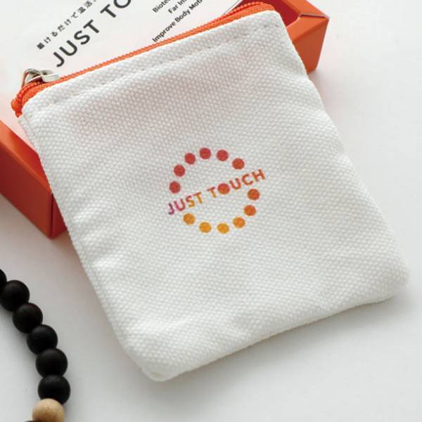 遠赤外線のチカラで体を温め、体の動きを快適にする木製アクセサリー「JUST TOUCH」を販売開始！どんな装いにもフィットするシンプルなデザイン