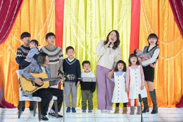 4男5女の大家族、バツ2とバツ3カップル、元競輪選手　結婚式を挙げたいちょっと訳ありなカップルが熱唱！グッとくる“結婚物語”と“歌”で結婚応援資金50万円を手に入れるのは！？『2人の結婚物語 それでは歌ってもらいまSHOW！』1月7日(土)午後4時～4時54分　MBS／TBS系全国ネット