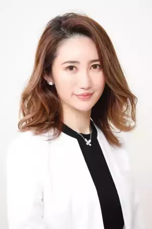 『令和のトリリンガル美人女医ママ』のASTRA BEAUTY CLINIC 塩満 恵子院長　おしゃれもキャリアも。働く女性のWebメディア「Oggi.jp」でコラム連載開始！美容外科医目線でキレイになる為の不安や疑問に回答　第1弾は「意外と知らない！美容医療と美容整形の違い」を詳しく解説