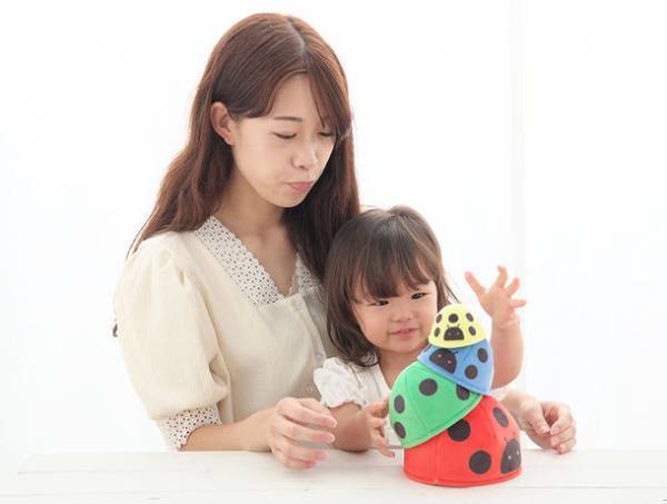 積んで・重ねて・遊び方は無限大！赤ちゃんの発達をサポートする布製スタッキングトイ「つみつみマトリョーシカ」新発売