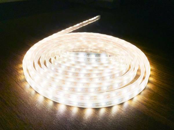 間接照明で素敵な空間を演出するソーラー充電式テープライト「LEDシンフォニー」　Makuake公開5日目で応援購入総額160万円を達成！