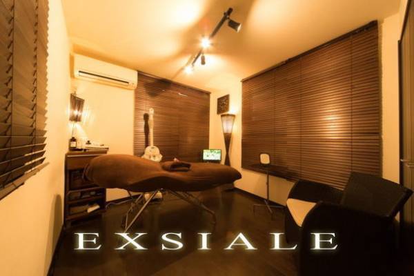 ハーブピーリングの王道「ハーバルピール」の専門店EXSIALEが、期間限定で新規受付再開