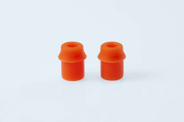 イヤホンの装着感を高めるディープマウントイヤーピースにポート径調節アダプターと収納ケースを付属した「HP-DME10」が1月21日(土)に発売！