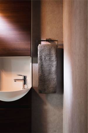 ＜至極のふわふわ感×驚きの吸水力＞今治産スリムバスタオル“Just-U”　応援購入サイトにて目標金額の達成率700％を突破！