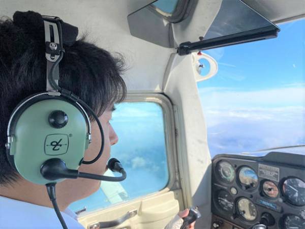 日本航空(JAL)との連携による操縦訓練コースのカリキュラムを改定　訓練時間・費用とも学生の負担を大幅に軽減