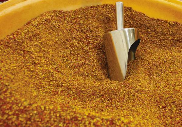 冷えからくる体の不調を緩和するオリジナル漢方入浴剤「あったか美人」を1月発売