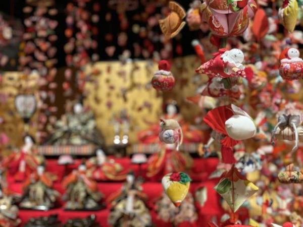 日本一の118段雛飾り！伊豆稲取温泉の「素盞鳴神社雛段飾り」が2023年2月18日～3月12日に開催