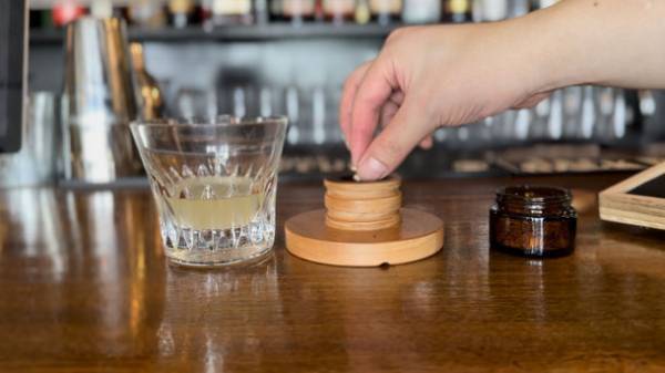 手軽に本格燻製！自宅のグラスでお酒や食材をスモーキーな香りで極上の1品に　『ReSmoked』をMakuakeにて1月19日より先行販売開始！