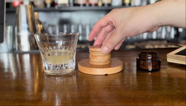 手軽に本格燻製！自宅のグラスでお酒や食材をスモーキーな香りで極上の1品に　『ReSmoked』をMakuakeにて1月19日より先行販売開始！