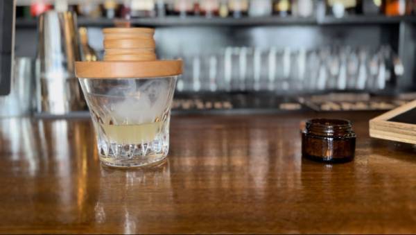 手軽に本格燻製！自宅のグラスでお酒や食材をスモーキーな香りで極上の1品に　『ReSmoked』をMakuakeにて1月19日より先行販売開始！