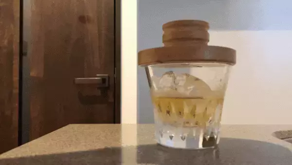 手軽に本格燻製！自宅のグラスでお酒や食材をスモーキーな香りで極上の1品に　『ReSmoked』をMakuakeにて1月19日より先行販売開始！