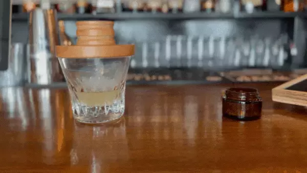 手軽に本格燻製！自宅のグラスでお酒や食材をスモーキーな香りで極上の1品に　『ReSmoked』をMakuakeにて1月19日より先行販売開始！