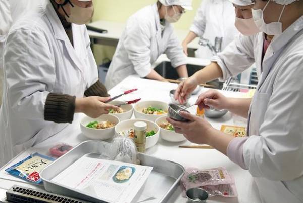 こんにゃく製造メーカー ナカキ食品と愛知文教女子短期大学の産学連携によるレシピコンテストを開催