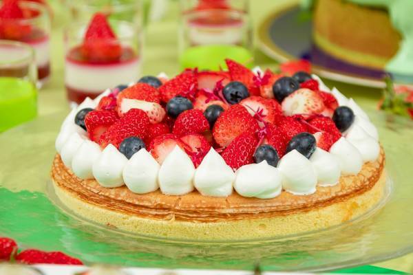 ホテル京阪 京橋 グランデ　レストラン「ロレーヌ」ストロベリーガーデンをイメージした“苺スイーツブッフェ”を2023年2月11日（土・祝）から土日祝限定で開催！