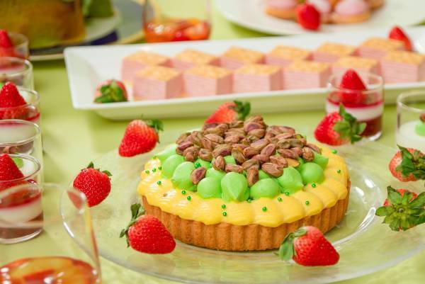 ホテル京阪 京橋 グランデ　レストラン「ロレーヌ」ストロベリーガーデンをイメージした“苺スイーツブッフェ”を2023年2月11日（土・祝）から土日祝限定で開催！