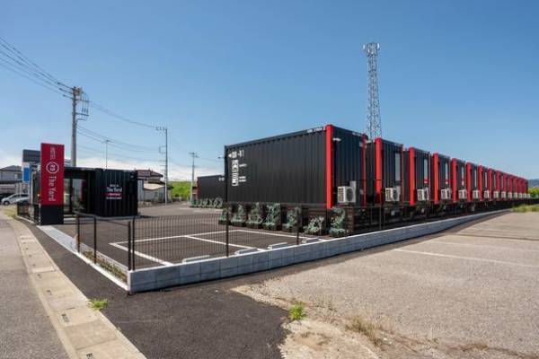 群馬県富岡市に災害時に出動するコンテナホテル「HOTEL R9 The Yard 富岡」が2023年春頃開業予定