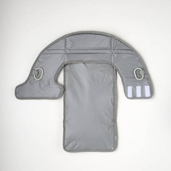 赤ちゃんのおしめ取り替え用マット「おしめかえ隊 mini」新発売　「おしめかえ隊」がアウトドア用へと進化