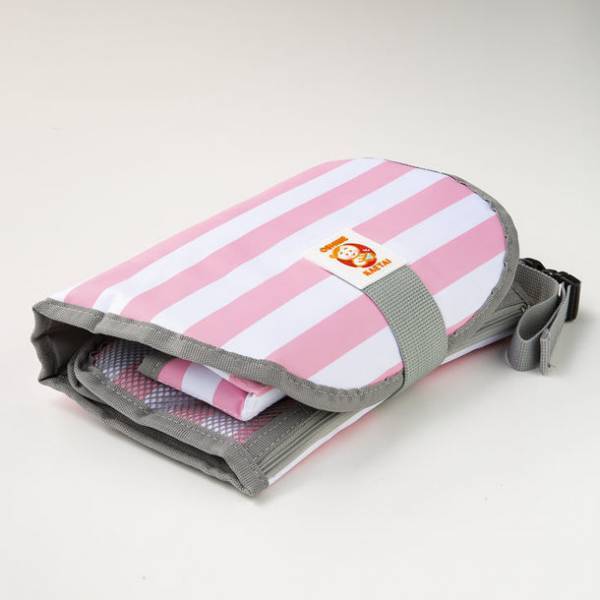 赤ちゃんのおしめ取り替え用マット「おしめかえ隊 mini」新発売　「おしめかえ隊」がアウトドア用へと進化