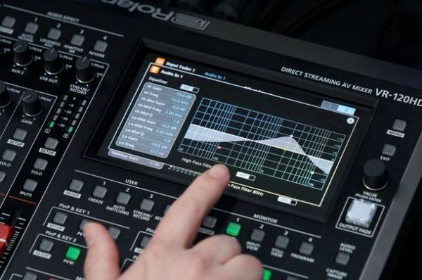 イベント映像配信のオペレートを1台で行える業務用AVミキサーが機能を強化して登場
