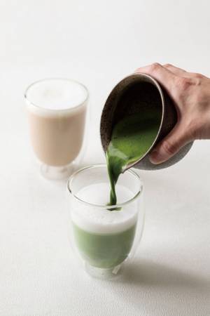 1/31(火) 羽田空港直結・羽田エアポートガーデンに京都 茶寮翠泉が新オープン。本場京都で行列の宇治抹茶カフェ　～話題のパフェやだんご、金箔ソフトが旅の疲れをはんなり癒す～