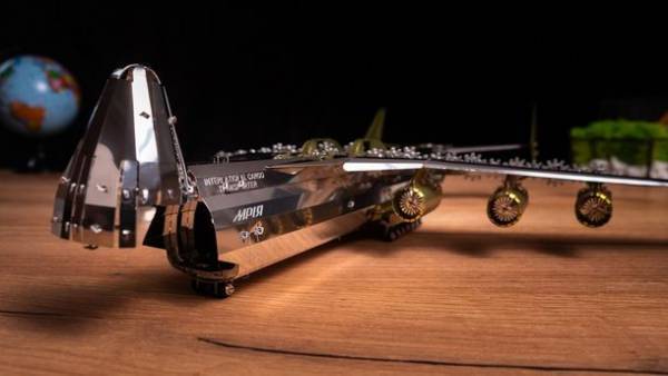 ウクライナ発！男心をくすぐる組み立て式メタルモデル「Metal Time」がMakuakeにて予約販売開始！