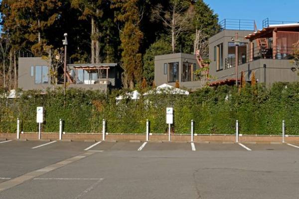 農園リゾート　ザファームがグランピング業界日本最多のEV充電設備 合計16基を導入！1月25日から本格運用を開始