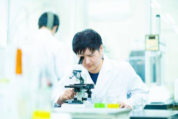 生薬・センキュウ配合 体を芯から温める生薬薬湯入浴剤【JIKKO(じっこう)】のブランディングデザインを全面サポート