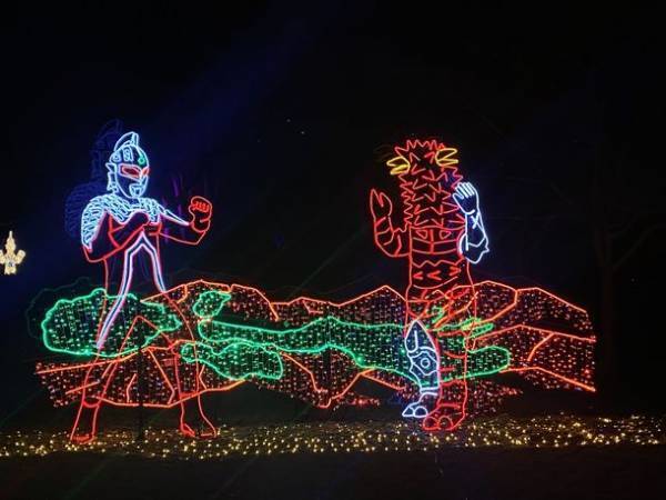 「ウルトラセブン55周年記念 ウルトラマンイルミナージュ」　Osaka Metroとコラボ企画で来場者にLEDグッズをプレゼント