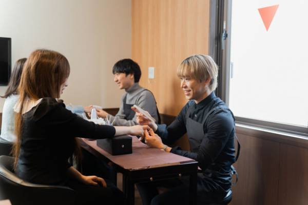 男性もネイリストになる時代へ。関西初となる男性専門ネイルスクールを大阪市に開校　～2月14日より入校受付～