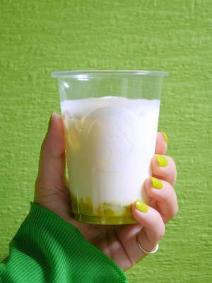 ハチ公生誕100年記念！ハチのふるさと秋田の枝豆を使用したシェイクドリンク『ぐるぐる えだまみるく』2月8日より販売開始