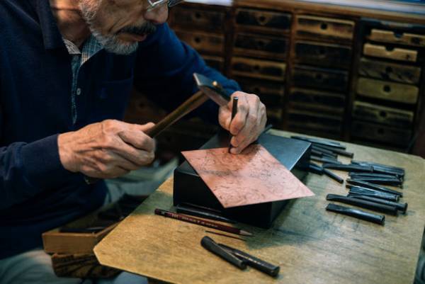 「飾り」の力で笑顔に！“かざりかなぐ”の職人が手掛けた「バングル」を2023年2月1日(水)より販売開始
