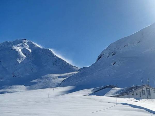 立山黒部アルペンルート、2023年イメージポスター＆パンフレットが完成！